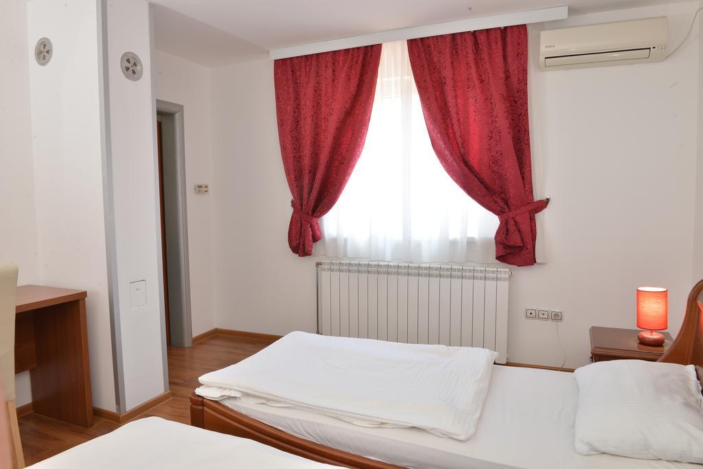 Apartment And Rooms In Club Indija Extérieur photo